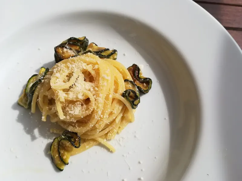 Spaghetti con le zucchine alla sorrentina: la ricetta